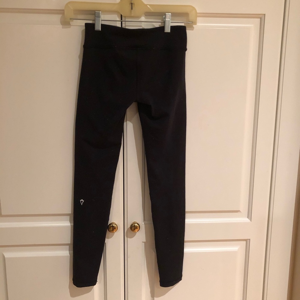 Ivivva by Lululemon girls size 8 leggings